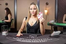 Koleksi permainan slot dan live casino yang tersedia di platform hiburan digital dana189 untuk pengguna Indonesia